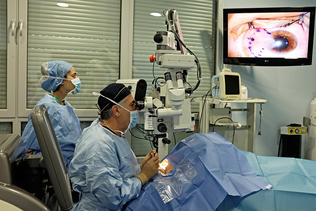 Δρ Κ. Καραμπάτσας - Χειρουργός Οφθαλμίατρος